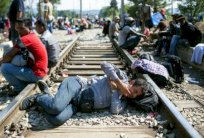 نحو 13 الف مهاجر عالقون على الحدود اليونانية المقدونية