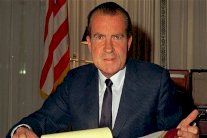 «نيكسون»... كتاب يقدم درسا للجمهوريين في السياسة