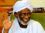 ترك الترابي الجدال حوله مستمرًا... وتولّى