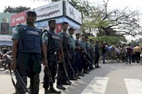 بنغلادش تعتقل مسلحين اسلاميين وتصادر متفجرات