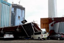 الأمطار تُغرق الإمارات وتعطّل مرافقها