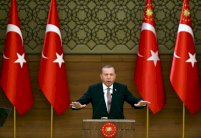 أردوغان يهدد بإلغاء المحكمة الدستورية