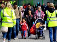 كندا تعتزم استقبال 50 ألف لاجئ في 2016