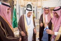 الملك سلمان يتسلم الدكتوراه الفخرية من جامعة الملك سعود