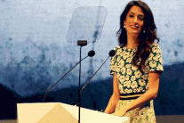 أمل كلوني: الحوار لا السجن لمعارضي الأنظمة العربية