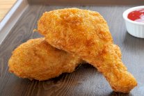 الدجاج المقلي يطيح بالمستقبل السياسي لأحد النواب في رومانيا