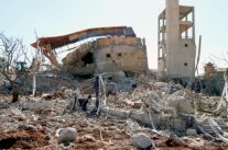 مقتل 16 مدنيا بينهم ثمانية اطفال في قصف جوي على الرقة