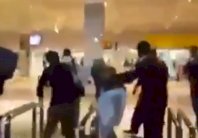 الاعتداء في باكستان على نجم بوب سابق متهم بالردة