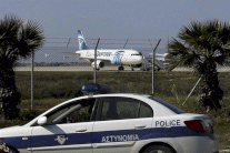 خاطف الطائرة المصرية قيد الحجز الاحتياطي في قبرص