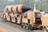 كوريا الشمالية تعلن نجاح تجربة صاروخ يعمل بالوقود الصلب