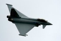 الكويت تعزز قواتها الجوية بمقاتلات يوروفايتر تايفون