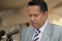 الأحمر نائبًا للرئيس اليمني وابن دغر رئيسًا للحكومة