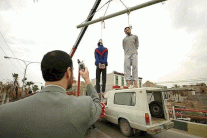 طهران: الإعدام لأحوازيين والاغتيال لرجل دين سني