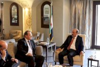 المعارضة السورية لتشكيل وفد أكثر شمولا إلى جنيف