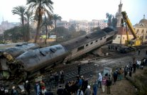 8 قتلى في تصادم بين قطار وسيارة أجرة في مصر
