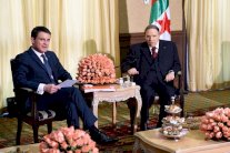 الجزائر: تصرف رئيس وزراء فرنسا دنيء وحقود