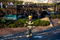 21 جريحا بانفجار عبوة داخل حافلة في القدس