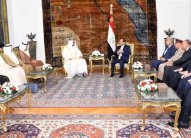 الإمارات تساعد مصر بـ 4 مليارات دولار