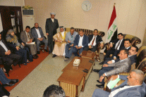 النواب المعتصمون يرفضون مبادرة معصوم لحل الأزمة