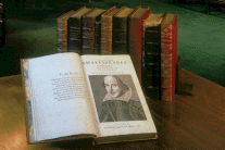 بلدة شكسبير البريطانية تفتح مدرسته وضريحه أمام الزوار