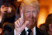 روائي أميركي: ترامب مهرّج منذ 30 عامًا