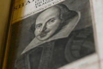 أمير ويلز يزور ستراتفورد أبون أفون لإحياء ذكرى شكسبير