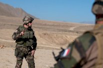 فرنسا ترفع عديد قواتها في ساحل العاج