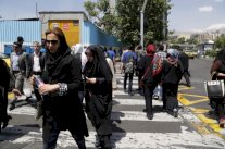 حلفاء روحاني يأملون في الفوز بالانتخابات التشريعية