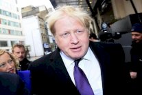 تمثال تشرشل يفجر المعركة ضد عمدة لندن