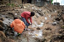 14 قتيلًا في انهيار مبنى وأمطار غزيرة في نيروبي