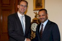 بريطانيا وعُمان... تمتين علاقات الشراكة الاستراتيجية