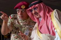 ولي العهد السعودي يرعى عرضا عسكريا لقوات الأمن الخاصة