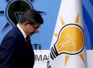 أحمد داود أوغلو...