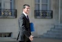 رئيس الوزراء الفرنسي: دونالد ترامب شخص سيّئ