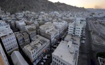 المكلا اليمنية تتنفس الصعداء بعد معاناة سنة مع القاعدة