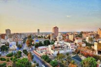 مصورون شباب يعرضون صوراً عن