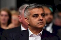 صادق خان يندد بـ