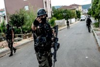 قتيل و23 جريحا في انفجار استهدف قوات الامن في تركيا