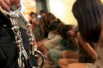 نساءٌ سوريات: بين مخالب النظام وأنياب داعش