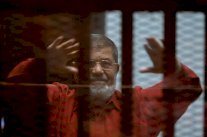 تأجيل الحكم على مرسي وإحالة أوراق 6 متهمين للمفتي