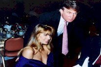 روايات عن علاقات ترامب بالنساء