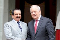 ملك البحرين يشدد على دور المجتمع الدولي في حل الأزمة السورية