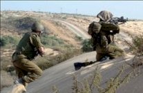 إسرائيل تحتجز فلسطينيًا بتهمة إعاقة عمل الجيش في الضفة