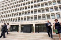 لبنان يقفل عشرة آلاف حساب مصرفي لحزب الله