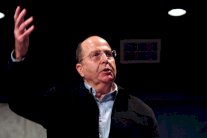 هل أطاح نتانياهو بموشيه يعالون؟