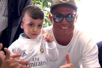 قلب رونالدو فلسطيني أم إسرائيلي؟!