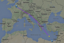 فرنسا واليونان تبحثان في المتوسط عن الطائرة