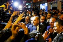 إردوغان يشيد بقرار رفع الحصانة