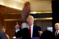 ترامب يصف صحافيا اميركيا بانه