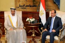 محمد بن زايد والسيسي يبحثان مبادرة للسلام